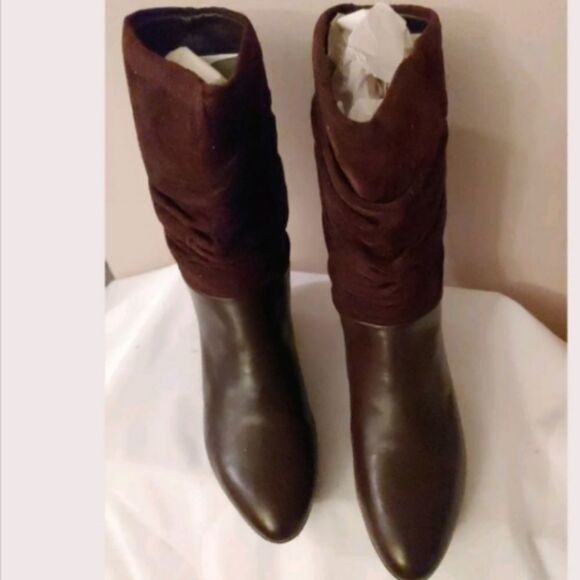 Newport News VINTAGE Women's Size 7M Chocolate Brown Scrunch Boot - Picture 1 of 7